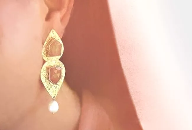 Amruta  Dongray’s Abundance Of Amrud
