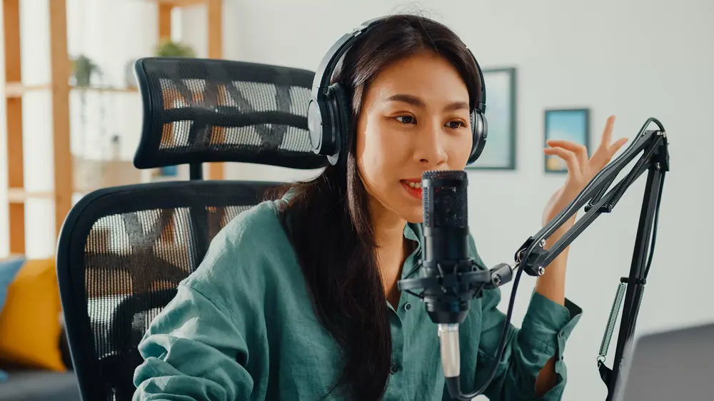 20 Celebrity Podcasts One Should Not Miss