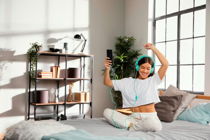5 Inspirational Podcasts to improve your mood and transform your life